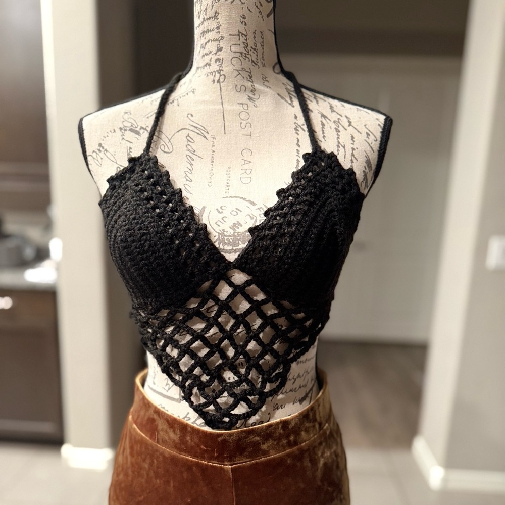 Black Mermaid Crochet Top size M